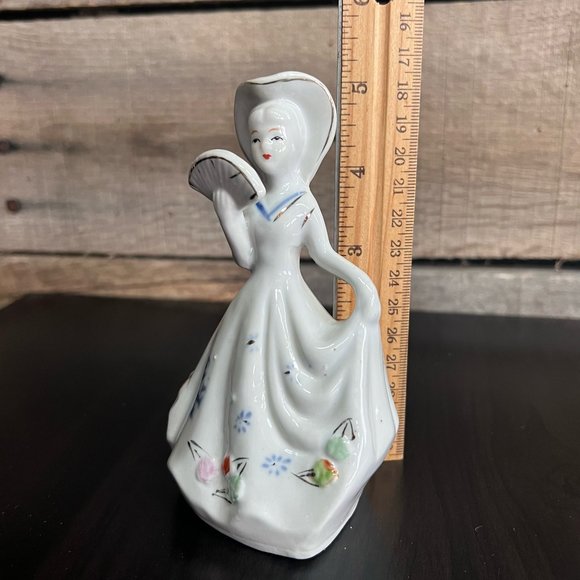 Southern Belle Porcelain Figurine Holding a Fan Raised Flower Detail on Dress - Picture 11 of 12